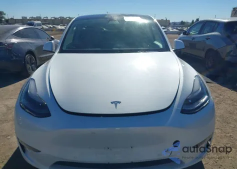 2022 Tesla Model Y Performance Dual Motor All-Wheel Drive z USA, uszkodzony, nr VIN 7SAYGDEF6NF495321